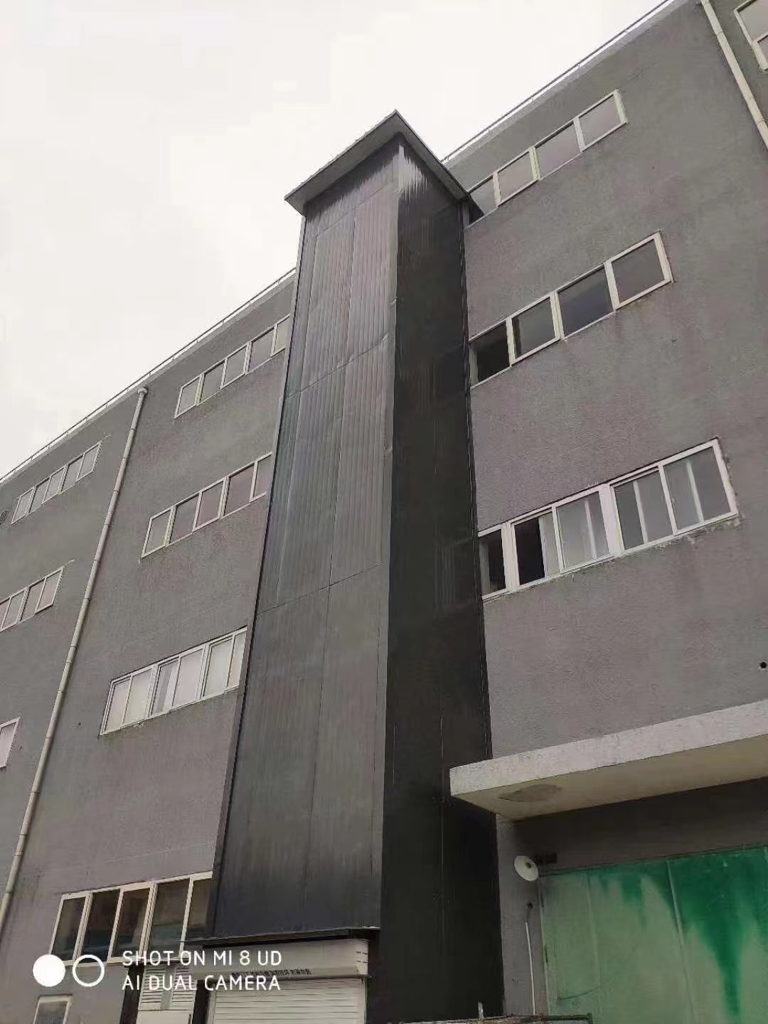 室外導軌式升降貨梯